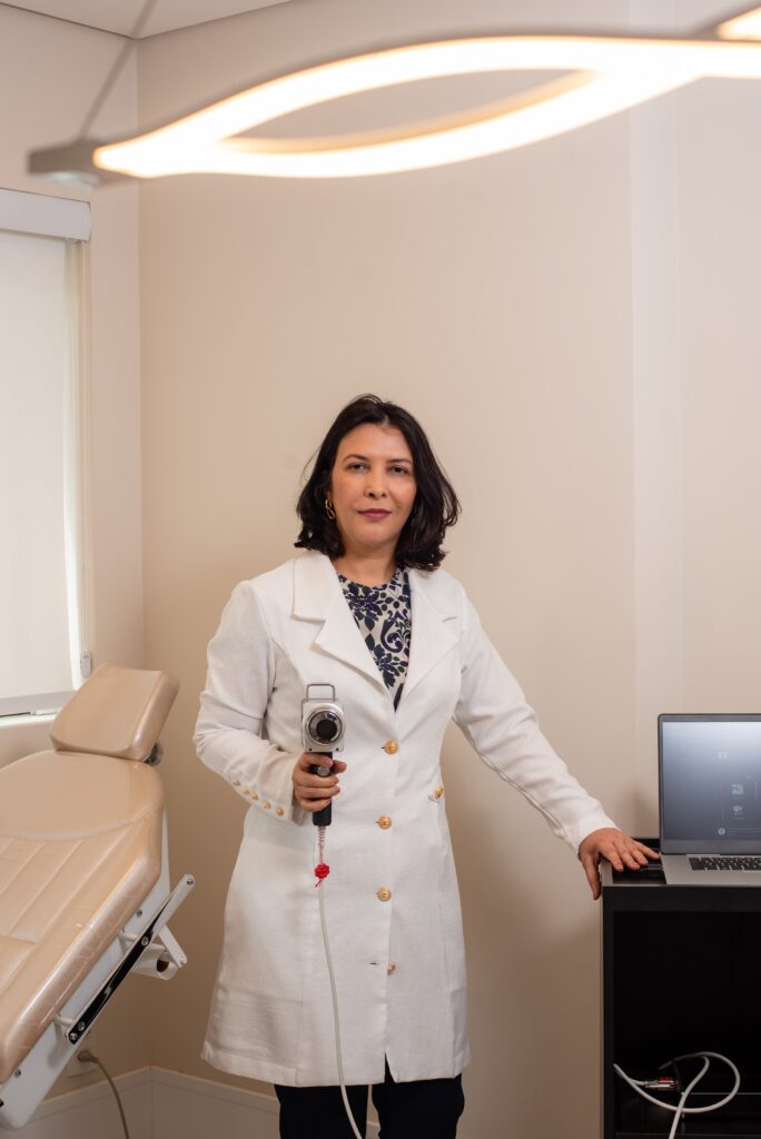 Dra. Sirenice é especialista no tratamento da acne.