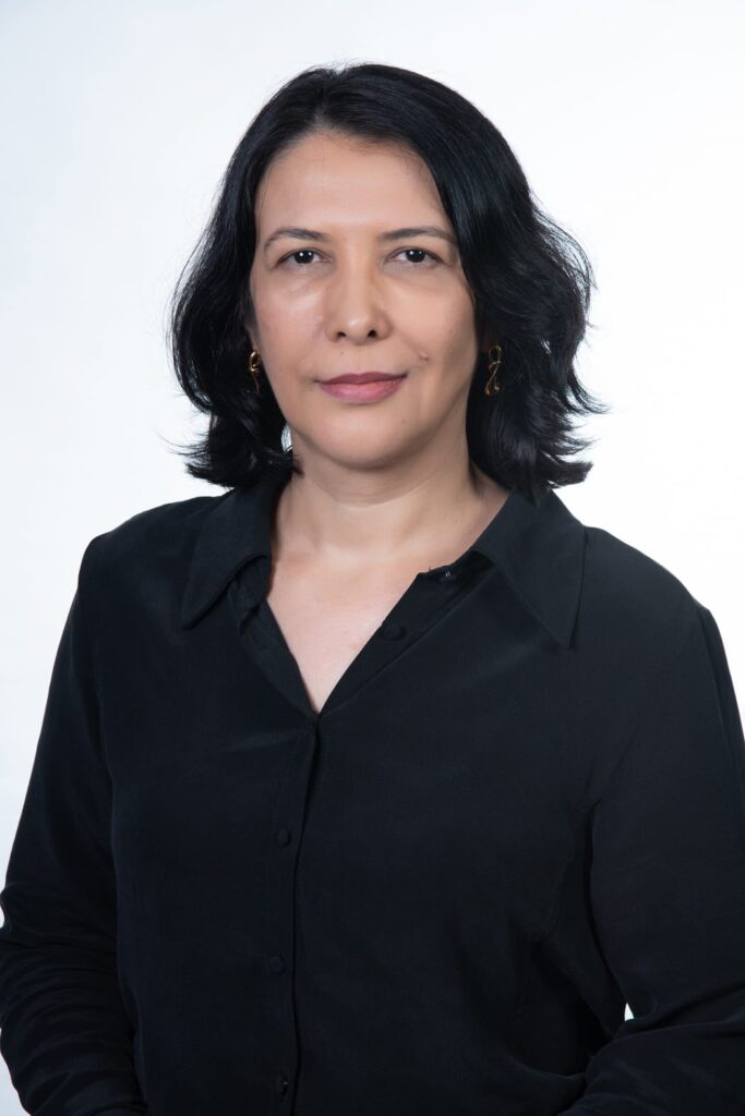 Dra. Sirenice é Dermatologista em Juiz de Fora especializada no tratamento da acne (espinhas).
