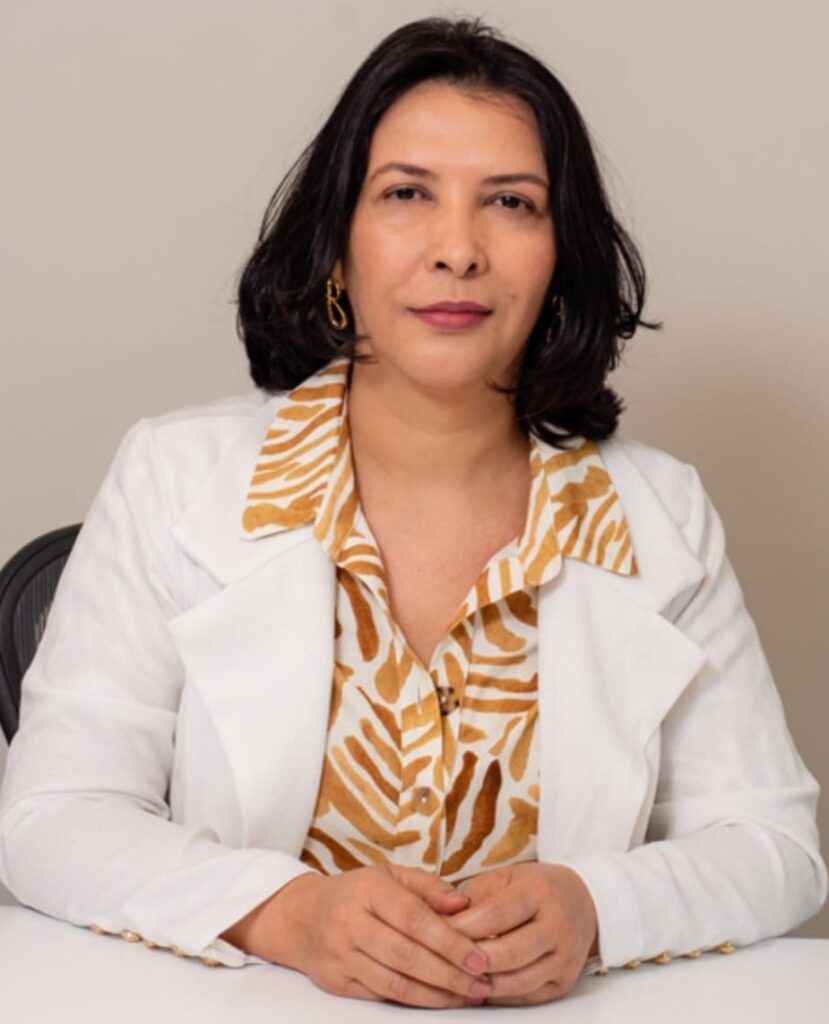Dra Sirenice é Dermatologistaa especialista em rosácea.