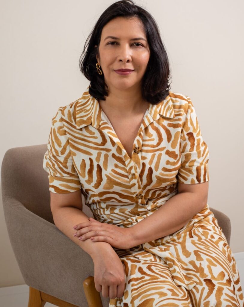 foto da dra. Sirenice/Dra. Sirenice atende tanto na área clínica quanto na estética.